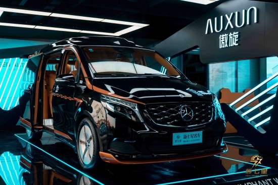 2021新款奔驰V260L商务车，傲旋大白鲨实拍体验测评